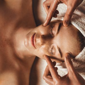 Oriental Face Massage (Natural Lift Facial) (40 mins)