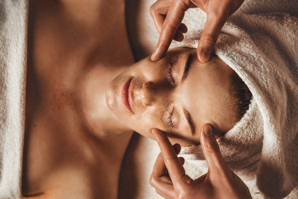 Oriental Face Massage (Natural Lift Facial) (40 mins)